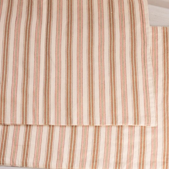 Cottagecore Grandmillenial Cream Fabric Rose Reversible Placemats (Set of 2) - Picture 4 of 5